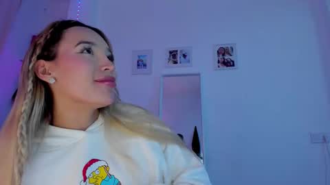 Snapshot of _viioletweekend_ chatting on 01.09.26 online show from 01.09.26