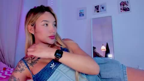 Snapshot of _viioletweekend_ chatting on 01.15.26 online show from 01.15.26