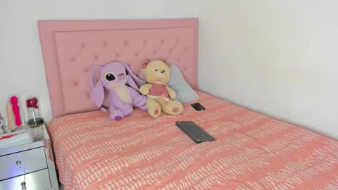 Snapshot of _violetadulce chatting on 10.04.25 Violeta online show from 10.04.25