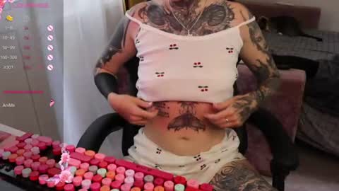 Snapshot of _viv1an_ chatting on 07.14.26 Alis online show from 07.14.26