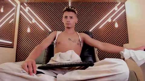  white fox  online show from 02.11.25