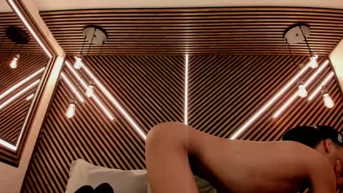  white fox  online show from 02.19.25