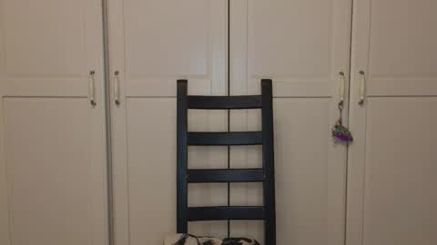 Snapshot of _your_love chatting on 10.29.25 Niki online show from 10.29.25