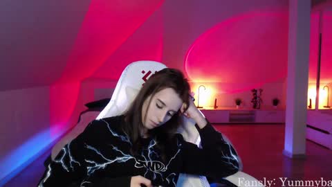 Snapshot of _yummybabes_ chatting on 12.10.24 Nicole Thomas Dave online show from 12.10.24