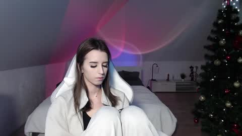 Snapshot of _yummybabes_ chatting on 01.03.25 Nicole Thomas Dave online show from 01.03.25