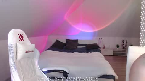 Snapshot of _yummybabes_ chatting on 02.17.25 Nicole Thomas Dave online show from 02.17.25