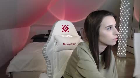 Snapshot of _yummybabes_ chatting on 02.21.25 Nicole Thomas Dave online show from 02.21.25