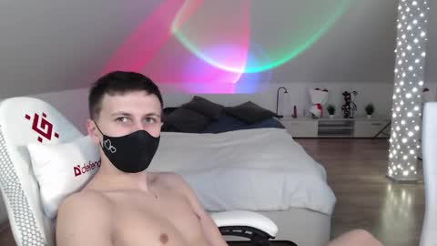 Snapshot of _yummybabes_ chatting on 03.12.25 Nicole Thomas Dave online show from 03.12.25