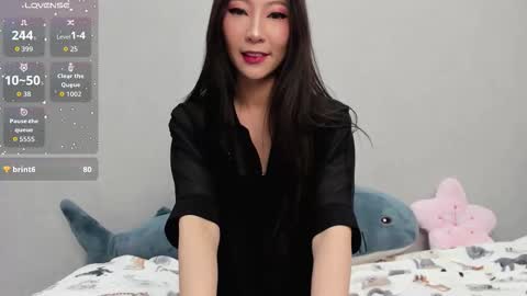 Mia online show from 11.09.25