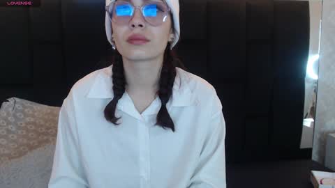 Snapshot of _yuyi chatting on 01.09.25 Yuyi online show from 01.09.25
