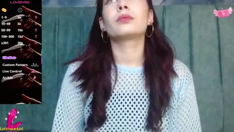 Snapshot of _yuyi chatting on 09.27.25 Yuyi online show from 09.27.25