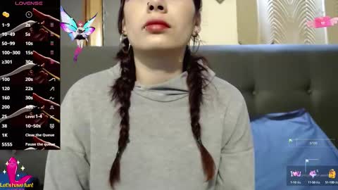Snapshot of _yuyi chatting on 10.02.25 Yuyi online show from 10.02.25