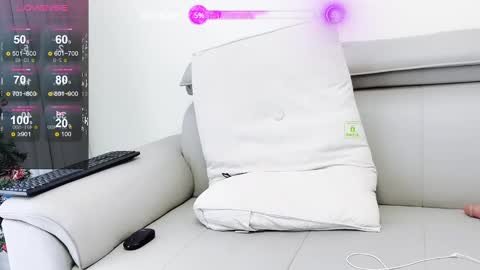 Snapshot of _zizi_ chatting on 12.31.24 _zizi_ online show from 12.31.24