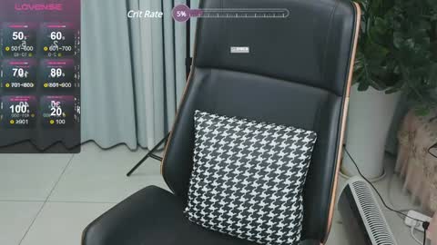 Snapshot of _zizi_ chatting on 01.17.25 _zizi_ online show from 01.17.25