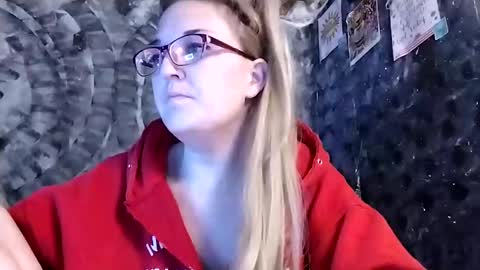 Snapshot of a6909 chatting on 12.30.24 Bree Anna online show from 12.30.24