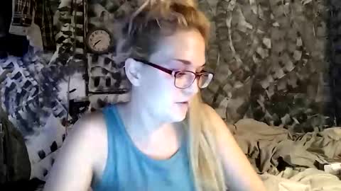 Snapshot of a6909 chatting on 12.30.24 Bree Anna online show from 12.30.24