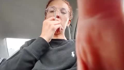 Snapshot of a6909 chatting on 09.18.25 Bree Anna online show from 09.18.25