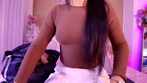 Aisha online show from 11.22.25