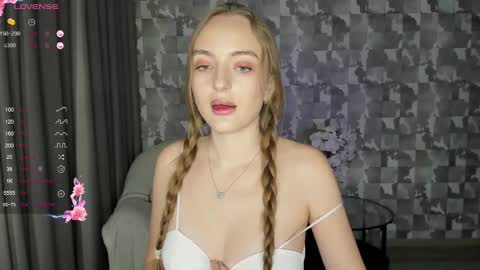 Snapshot of a_delina chatting on 02.04.25 Adelina online show from 02.04.25