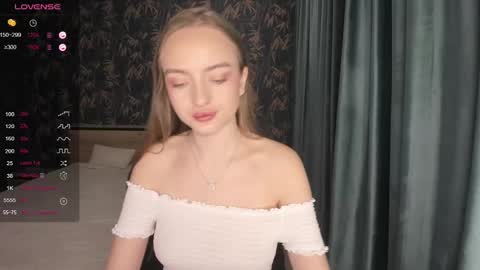 Snapshot of a_delina chatting on 03.09.25 Adelina online show from 03.09.25