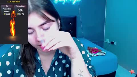Snapshot of aabby_lee chatting on 12.30.24 Abby Lee online show from 12.30.24
