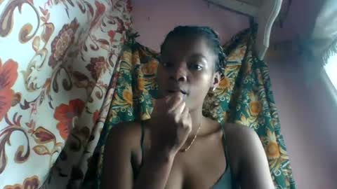 Snapshot of aadienne chatting on 07.04.26 aadienne online show from 07.04.26