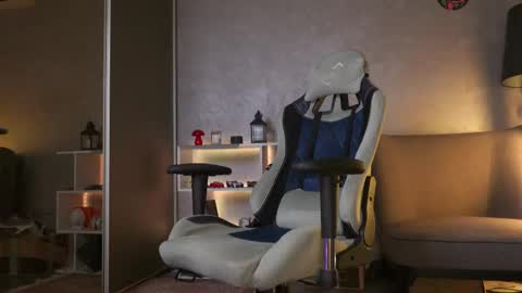 Snapshot of aalexxxxxx chatting on 10.27.25 Alex online show from 10.27.25