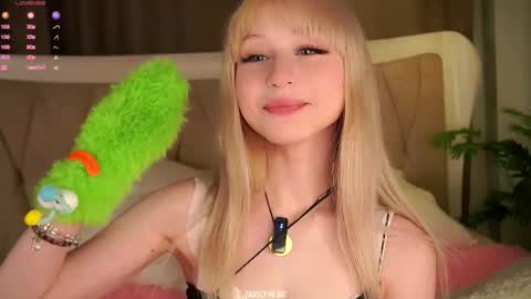 Snapshot of aameow chatting on 10.14.25 Amy online show from 10.14.25