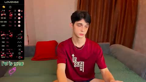 Snapshot of aaron_bang chatting on 12.04.25 Aaron Bang online show from 12.04.25