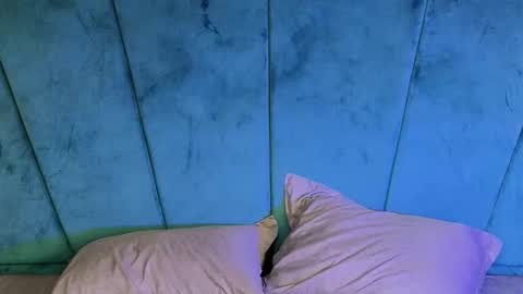 Aaron Ezequiel online show from 09.14.25