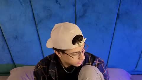 Aaron Ezequiel online show from 09.17.25