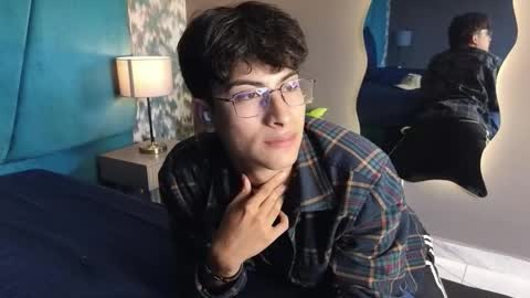 Aaron Ezequiel online show from 11.23.25