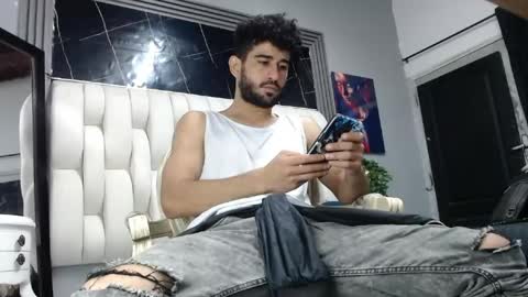 aaron_jones_1 online show from 04.19.26