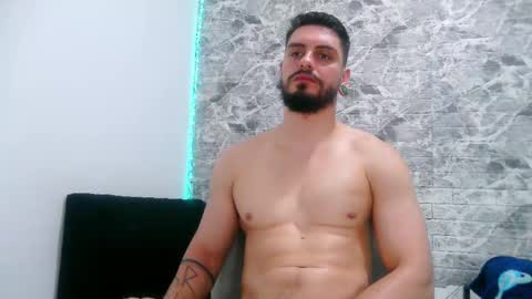 Snapshot of aaron_kwok28 chatting on 02.17.25 Aaron kwok online show from 02.17.25