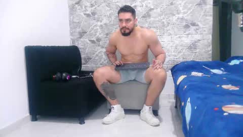 Snapshot of aaron_kwok28 chatting on 03.10.25 Aaron kwok online show from 03.10.25