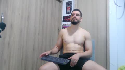 Snapshot of aaron_kwok28 chatting on 11.15.25 Aaron kwok online show from 11.15.25