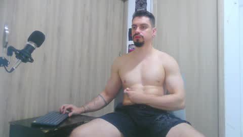 Snapshot of aaron_kwok28 chatting on 12.04.25 Aaron kwok online show from 12.04.25