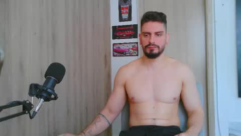 Snapshot of aaron_kwok28 chatting on 01.18.26 Aaron kwok online show from 01.18.26