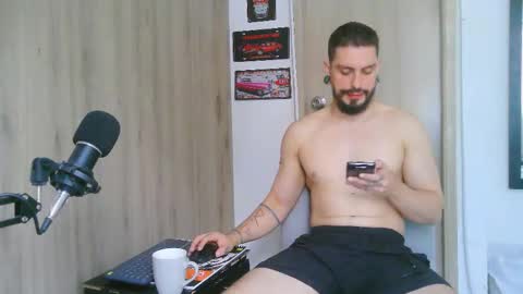 Snapshot of aaron_kwok28 chatting on 02.16.26 Aaron kwok online show from 02.16.26