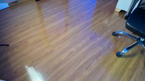 Snapshot of aaron_whitee chatting on 01.08.25 Aaron online show from 01.08.25