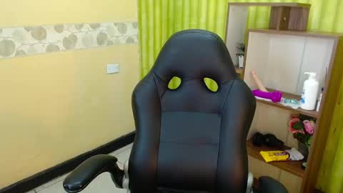 Snapshot of aaronbakers chatting on 12.06.24 im NiallDun online show from 12.06.24