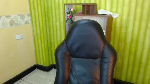 Snapshot of aaronbakers chatting on 12.31.24 im NiallDun online show from 12.31.24