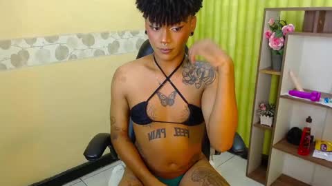 Snapshot of aaronbakers chatting on 01.11.25 im NiallDun online show from 01.11.25