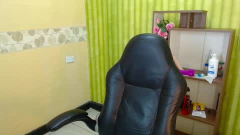 Snapshot of aaronbakers chatting on 01.11.25 im NiallDun online show from 01.11.25