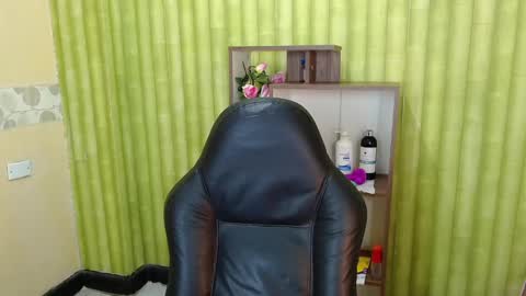 Snapshot of aaronbakers chatting on 03.01.25 im NiallDun online show from 03.01.25