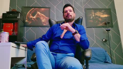 Snapshot of aaronbomer chatting on 01.21.25 Aaron online show from 01.21.25