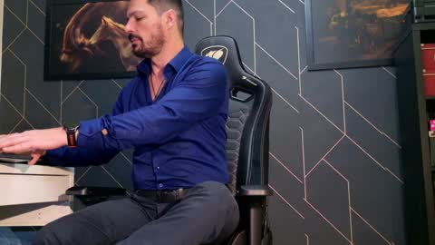 Snapshot of aaronbomer chatting on 01.30.25 Aaron online show from 01.30.25