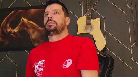 Snapshot of aaronbomer chatting on 02.04.25 Aaron online show from 02.04.25