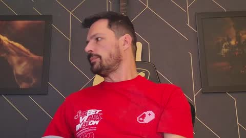 Snapshot of aaronbomer chatting on 02.04.25 Aaron online show from 02.04.25