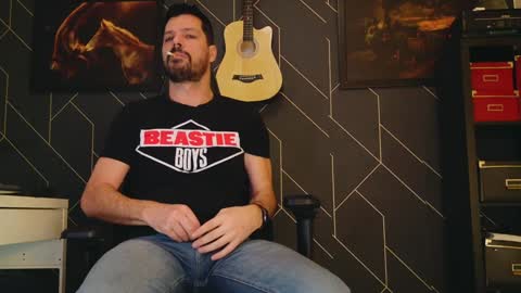 Snapshot of aaronbomer chatting on 02.08.25 Aaron online show from 02.08.25